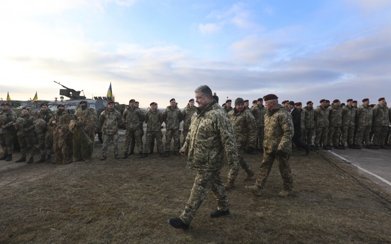 Президент вручив державні нагороди українським десантникам