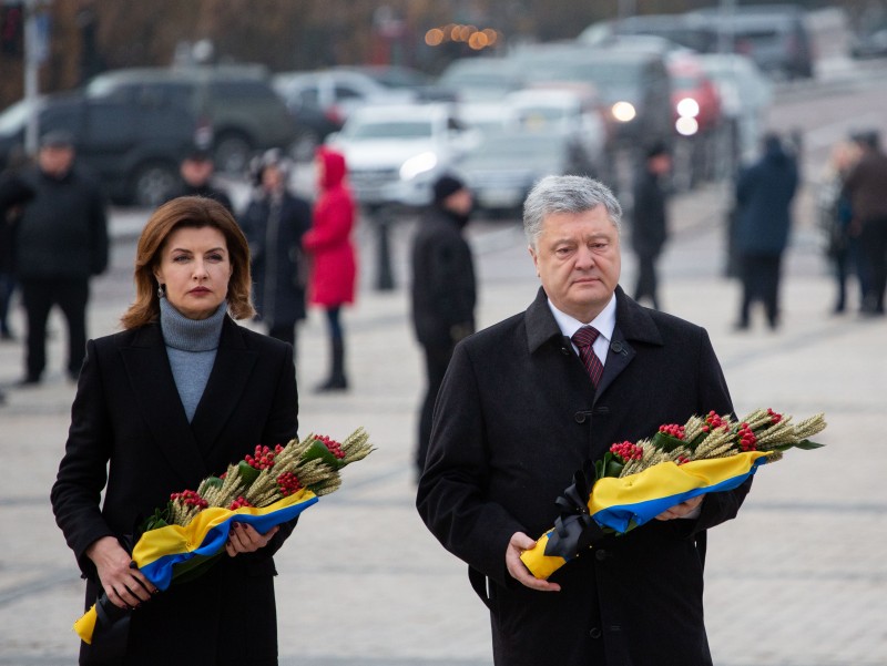 Президент разом з дружиною вшанували пам’ять жертв Голодомору 1932-33 років в Україні