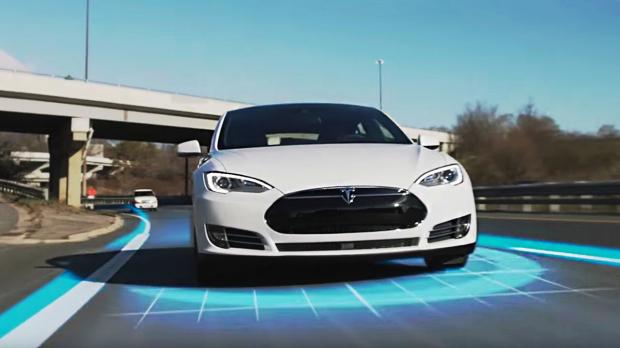 Инновации Илона Маска: в скором будущем владельцы Tesla получат пульты управления для авто