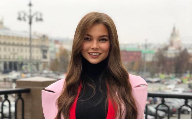Мисс Россия 2018 Юлия Полячихина подружилась с участницами-конкурентками Мисс Вселенная