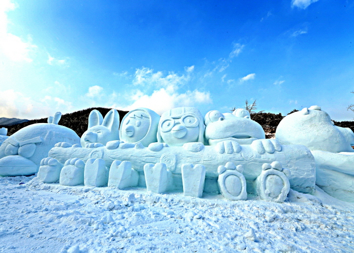 В Полдневной Корее проходит Фестиваль ледяных фонтанов