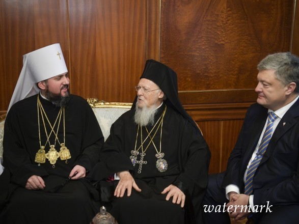 Константинополь призвал церкви вспоминать ПЦУ будто "Святейшую Церковь Украины"