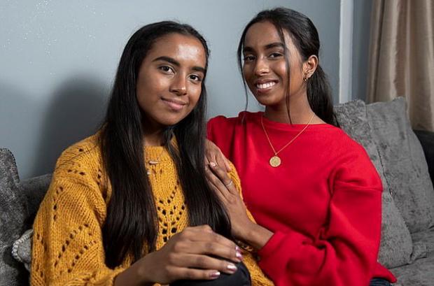Сиамские близнецы из Британии разделенные в 6-недельном возрасте отметили 16-летие